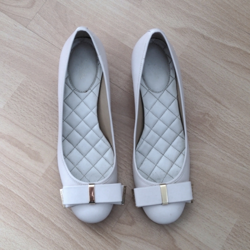 Elegant Light Pink Bow Heels